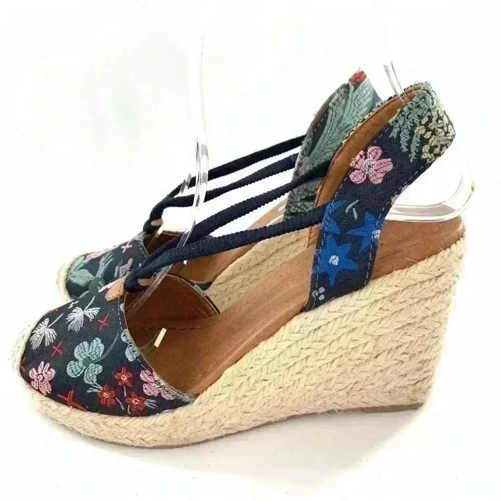 City classified womens espadrilles size 6 multicolored canvas floral wedges